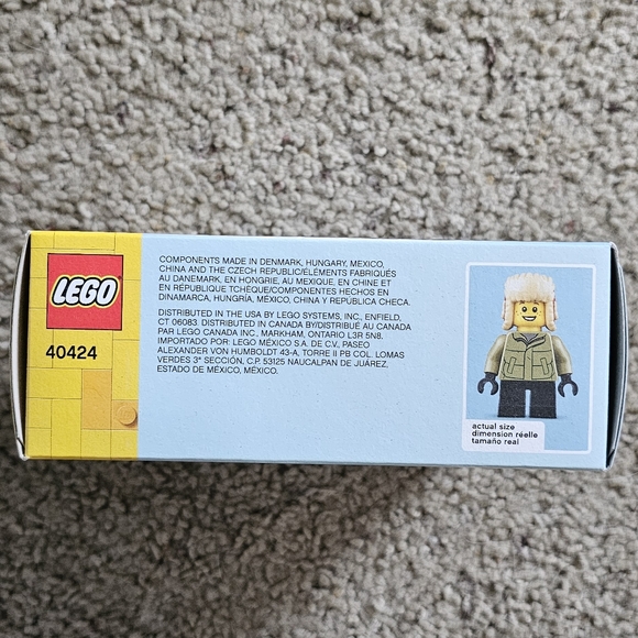 Lego Set 40424 Winter Fun Small Set - Picture 6 of 6